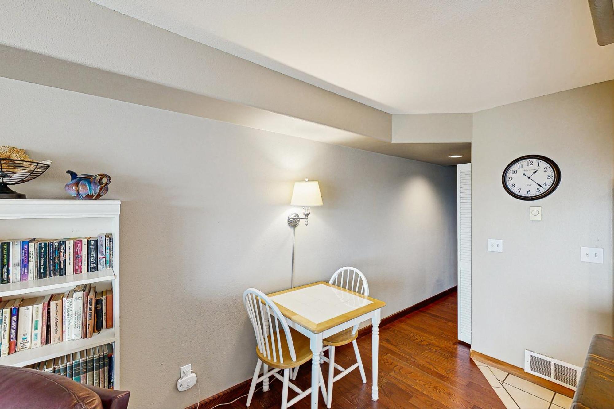 Waters Edge Apartment Salishan Beach Phòng bức ảnh